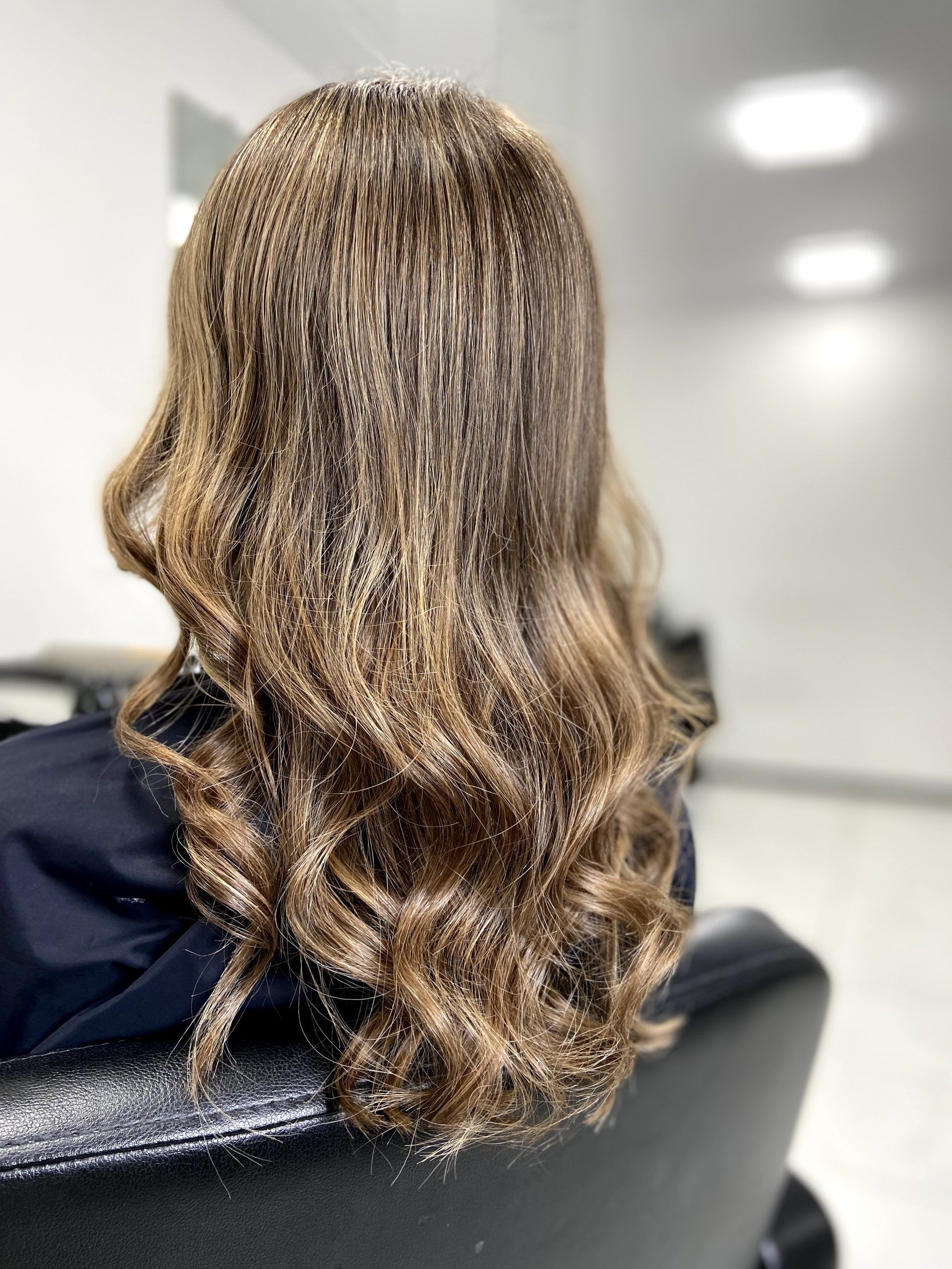 Servicio tinte carmesina peluqueria y estetica en valencia mechas balayage valencia Servicio tinte carmesina peluqueria y estetica en valencia mechas balayage valencia