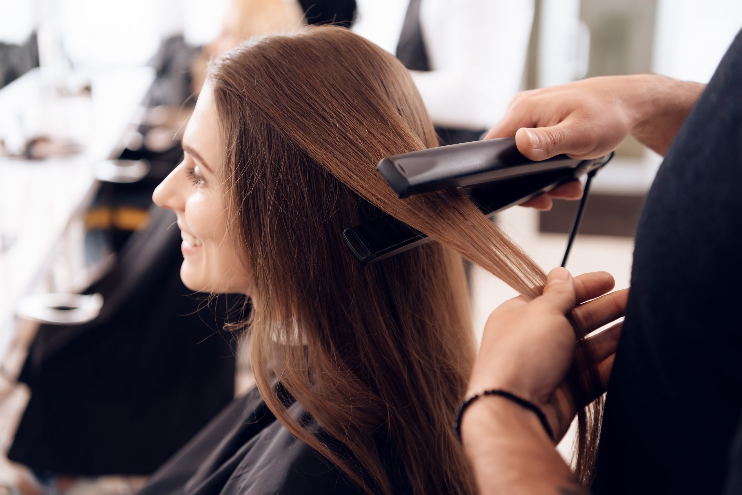 Servicio carmesina peluqueria y estetica en valencia mechas balayage valencia