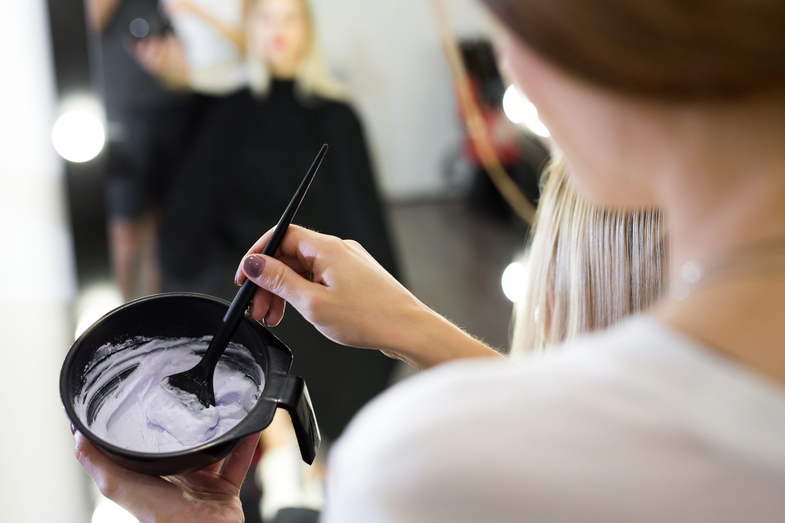Servicio tinte carmesina peluqueria y estetica en valencia mechas balayage valencia